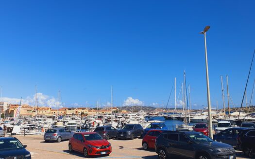 Rez-de-chaussée proche de la marina