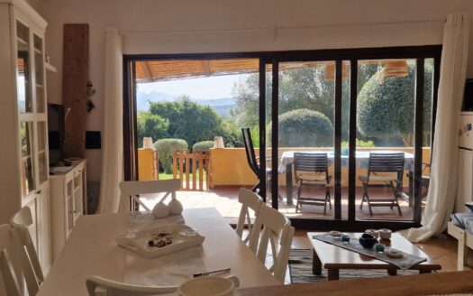 Costa Serena, Maison mitoyenne près de la mer