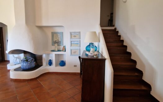 Elegante Villa con Vista Panoramica a Porto Mannu