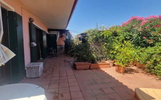 Porzione di appartamento al piano terra in zona residenziale