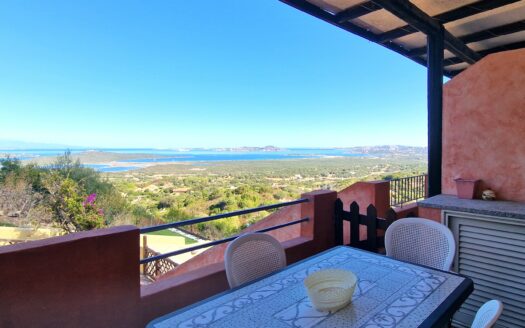 Vue imprenable sur la mer et la baie de Coluccia