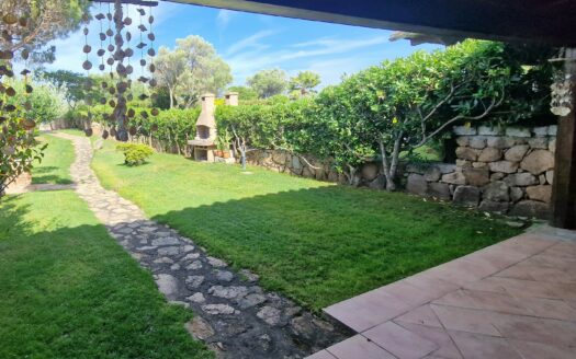 Porto Pollo, il borgo splendida villetta con giardino