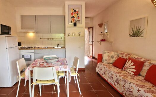 A due passi dalla spiaggia: villetta bilocale con giardino