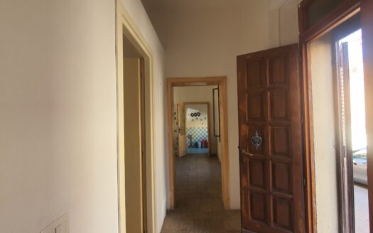 Centro Paese, casa a schiera da ristrutturare