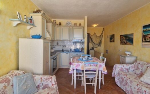 Zweistöckige Wohnung mit Meerblick‑Terrasse