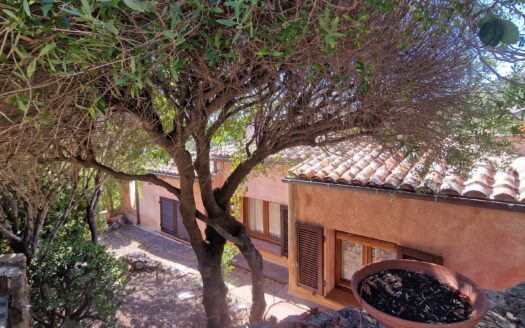 Porto Rafael Centro, Casa indipendente incastonata nella roccia